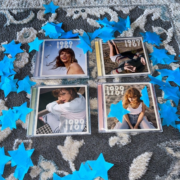 🩵1989 Taylor’s Version exclusive cds with polaroids🩵 - Picture 2 of 3